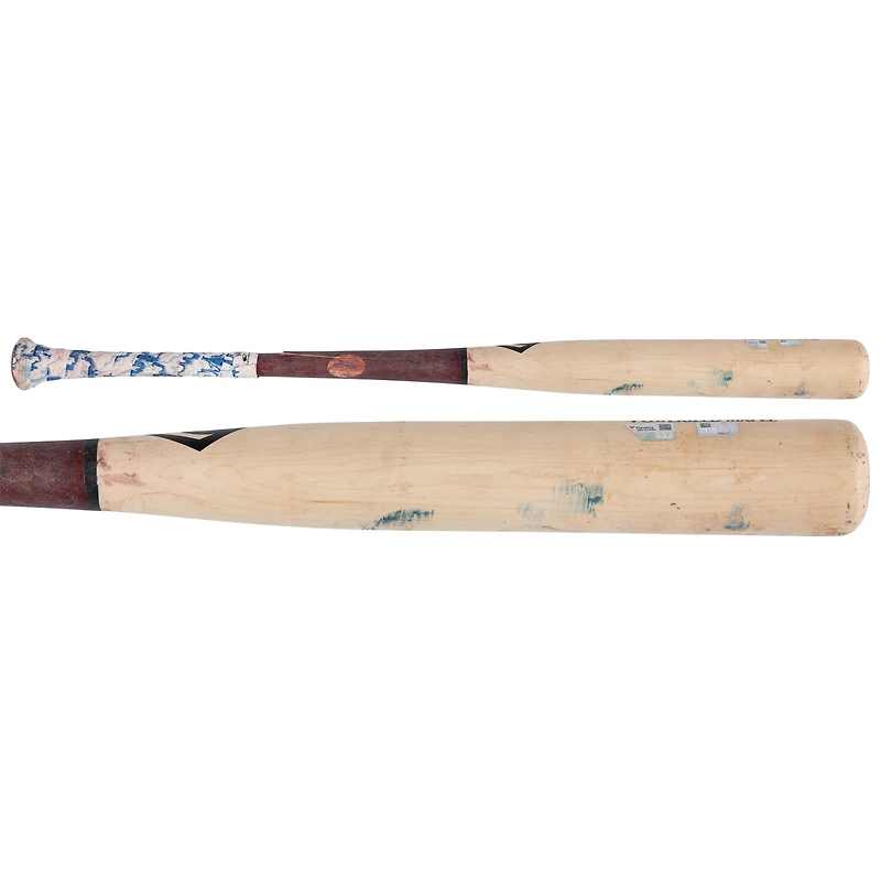Luis García Jr., batte de baseball des Nationals de Washington, Louisville Slugger, couleur beige/rouge, utilisée lors d'un match contre les Marlins de Miami, le 14 juin 2025