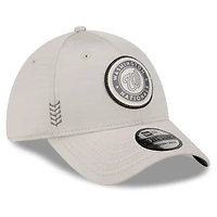 Casquette New Era 39THIRTY Flex crème Washington Nationals 2024 Clubhouse pour homme