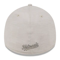 Casquette New Era 39THIRTY Flex crème Washington Nationals 2024 Clubhouse pour homme
