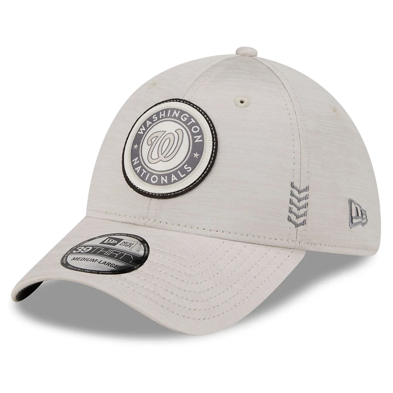 Casquette New Era 39THIRTY Flex crème Washington Nationals 2024 Clubhouse pour homme