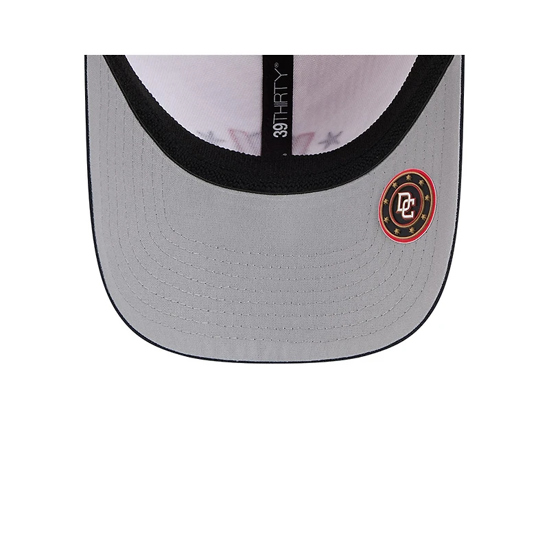 Casquette New Era 39THIRTY Flex rouge/bleu marine des Washington Nationals 2025 MLB Clubhouse pour homme