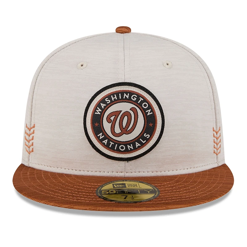 Casquette ajustée 59FIFTY New Era pour hommes, pierre/marron, Washington Nationals 2024 Clubhouse