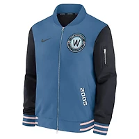Veste aviateur Nike bleue pour homme, collection authentique City Connect 2025 des Washington Nationals, entièrement zippée, le terrain
