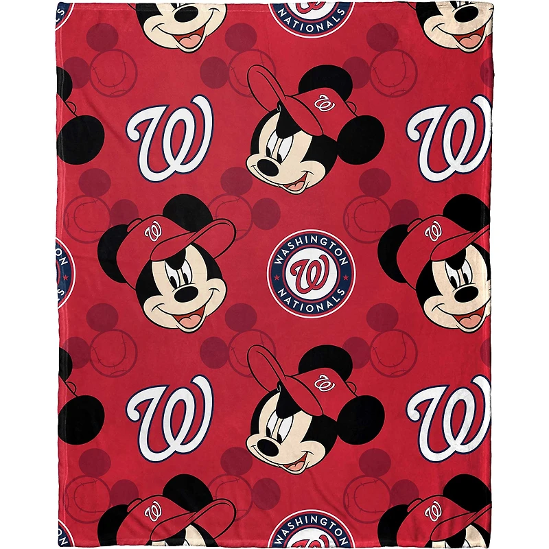 Ensemble coussin Mickey Hugger et jeté Silk Touch de Northwest x Disney Washington Nationals