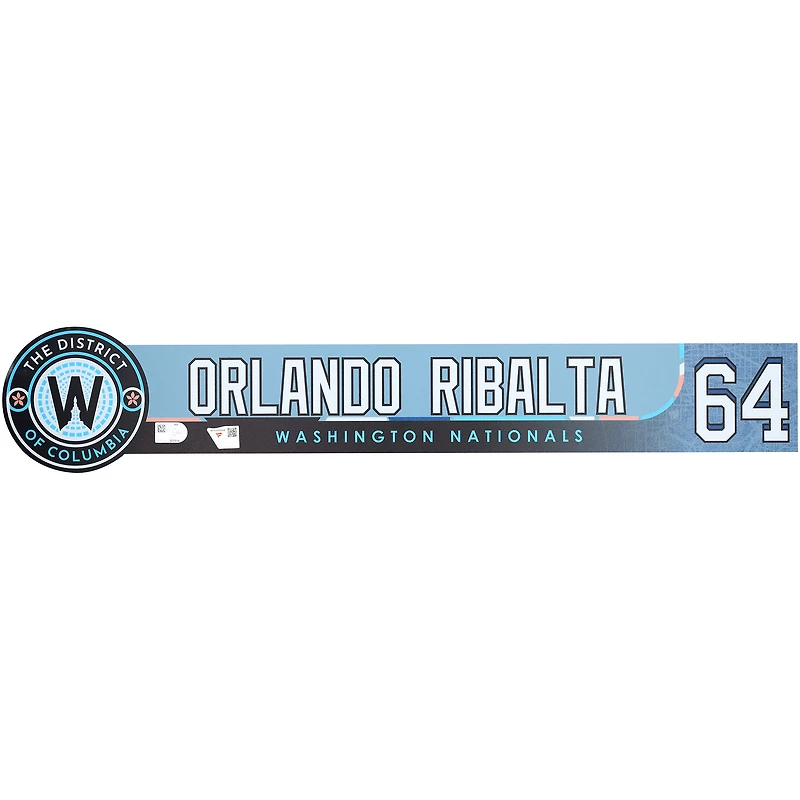 Plaque nominative Blue City Connect n° 64 des Washington Nationals, remise au joueur pour la saison 2025 de la MLB