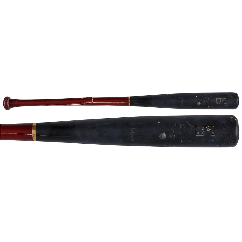 Batte de baseball Victus noire et rouge de Paul DeJong, utilisée par les Nationals de Washington lors du match contre les Marlins de Miami, le 1er septembre 2025