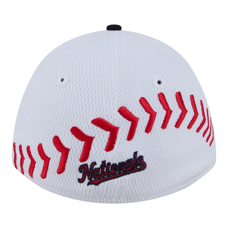 Casquette New Era Flex blanche et rouge Washington Nationals pour jeunes, modèle 39THIRTY M-Crown