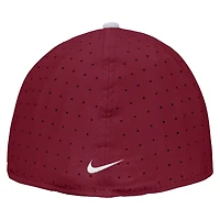 Casquette ajustée Nike Crimson Washington State Cougars 2025 On-Field True Dri-FIT pour homme