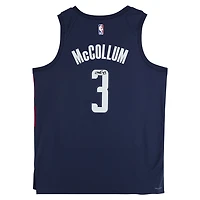 Maillot Swingman Nike Navy Statement Edition autographié par CJ McCollum des Washington Wizards
