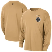 T-shirt à manches longues Nike Gold Washington Wizards 2025/26 City Edition Remix Essential Logo pour homme