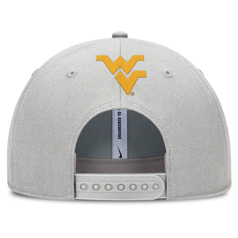 Casquette ajustable Nike grise West Virginia Mountaineers 2025 Sideline Dust Pinched Rise pour homme