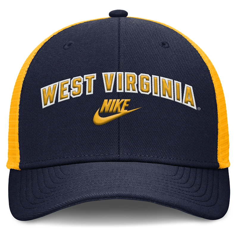 Casquette ajustable Nike Legacy Arch Rise Performance Trucker bleu marine/or pour homme des West Virginia Mountaineers