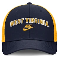 Casquette ajustable Nike Legacy Arch Rise Performance Trucker bleu marine/or pour homme des West Virginia Mountaineers