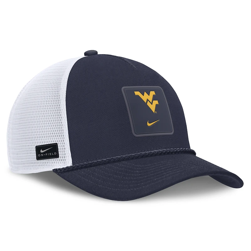 Casquette trucker unisexe Nike bleu marine West Virginia Mountaineers 2026 On-Field Gameday Rope, ajustable