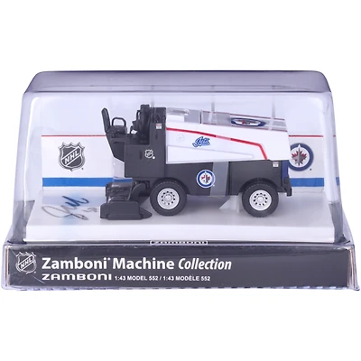 V106832 WinJet Mark Scheifele Winnipeg Jets dédicacé échelle 1:43 moulé sous pression Zamboni 55 Mark Scheifele AUT DIE-CAST ZAMBONI 45610 DIE143 ZAMBSC0001 #1