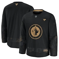 Maillot d'entraînement d'appréciation militaire Fanatics Black Winnipeg Jets 2024 pour hommes