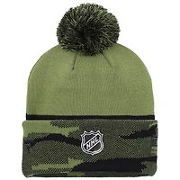 Bonnet en tricot à revers avec pompon pour hommes Fanatics Olive Winnipeg Jets Military Appreciation
