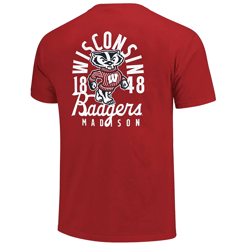 T-shirt rouge à superposition de mascotte pour homme avec couleurs confortables des Wisconsin Badgers