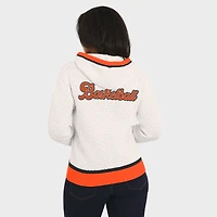 Pull à capuche crème WNBA pour femme WEAR by Erin Andrews