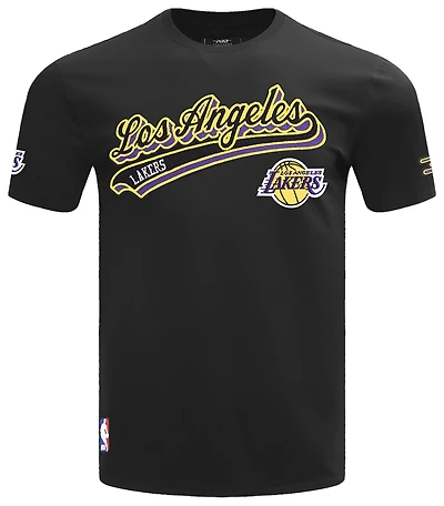 Pro Standard LAKERS SCRIPT TAIL SJ TEE - Men's
