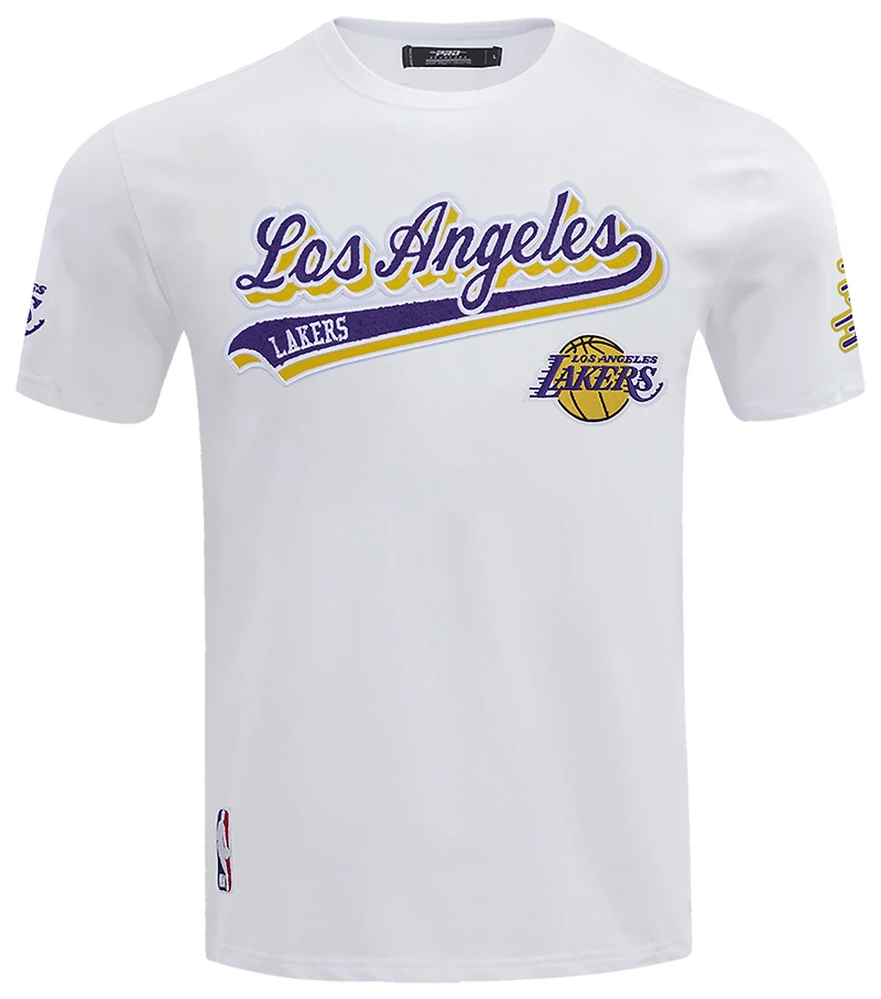 Pro Standard LAKERS SCRIPT TAIL SJ TEE - Men's