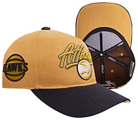 Pro Standard Hawks Script Pinch Front Snapback - Men's