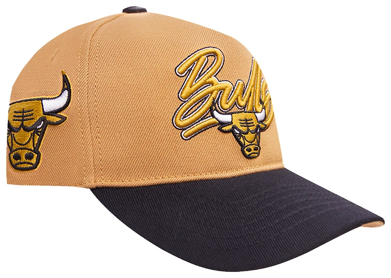 Pro Standard Bulls Script Pinch Front Snapback - Men's