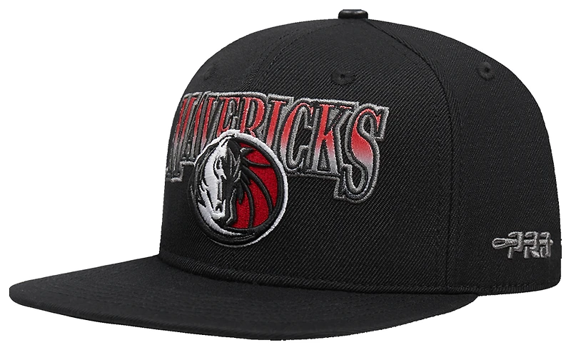 Pro Standard Mavericks Bred Pro Six Snapback Cap - Men's