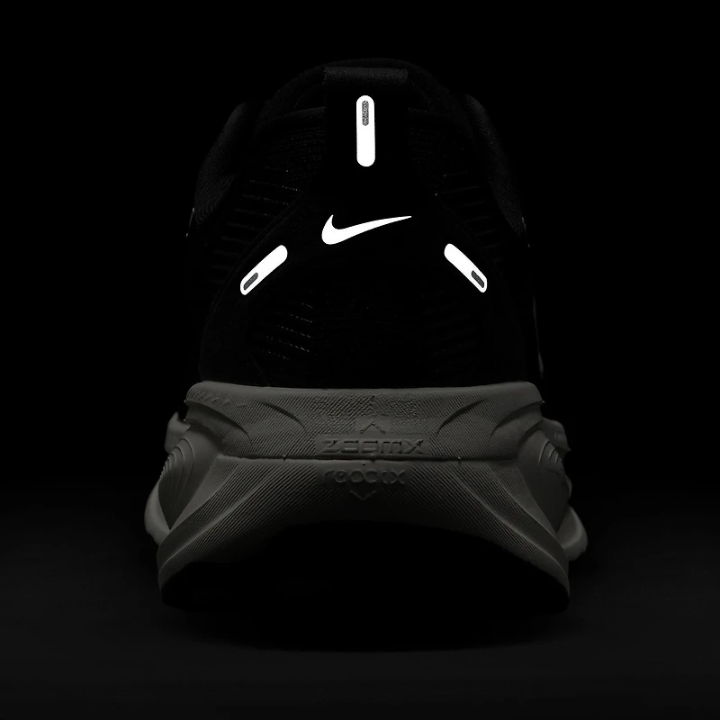Nike Vomero 18  - Women's