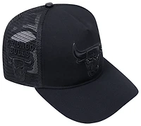 Pro Standard Bulls Black Out Classic Trucker - Men's