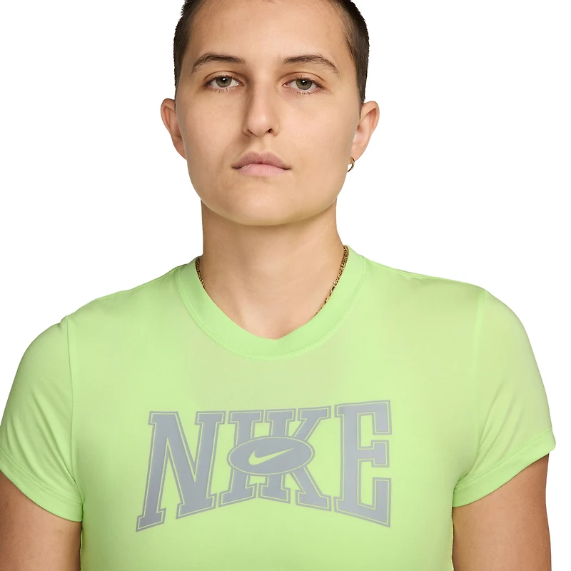 Nike T-shirt raccourci ajusté à imprimé - Pour femmes