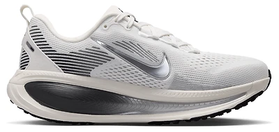Nike Vomero 18 ESS - Women's