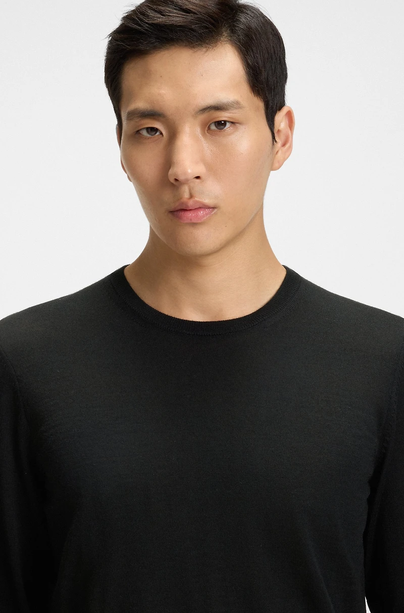 Slim-fit sweater merino wool with crew neckline