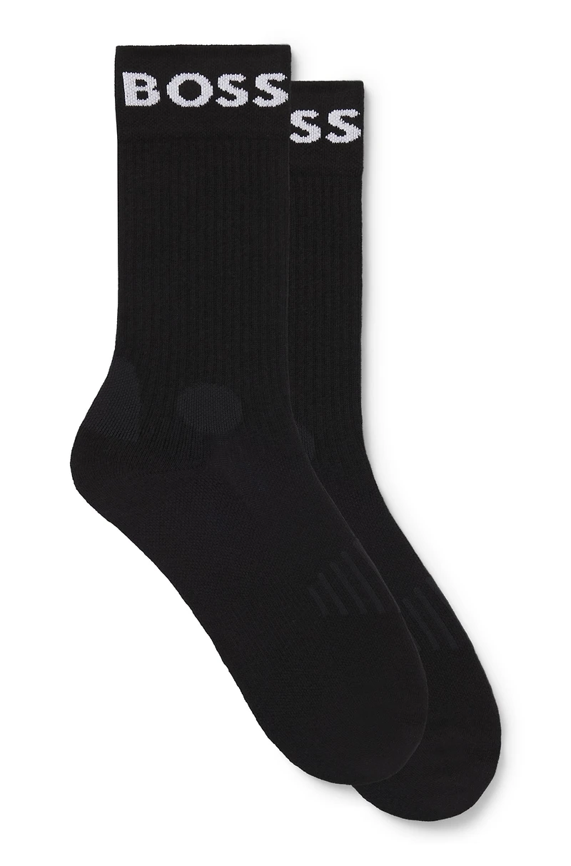 Two-pack of quarter-length socks in stretch fabric