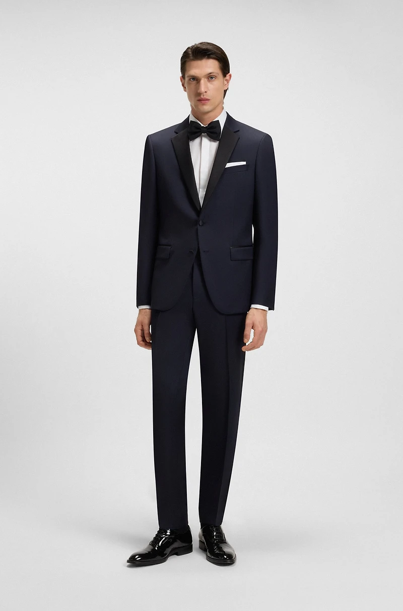 Slim-fit dress shirt