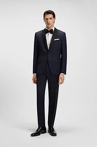 Slim-fit dress shirt