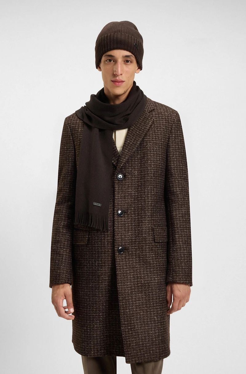 Logo-plaque beanie hat in virgin wool