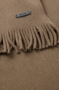 Logo-plaque scarf in virgin wool
