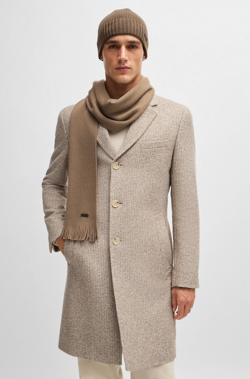 Logo-plaque scarf in virgin wool