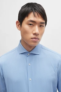 Regular-fit shirt structured performance-stretch material