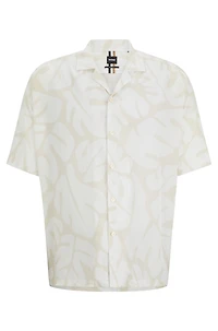 Relaxed-fit shirt seasonal print with camp collar