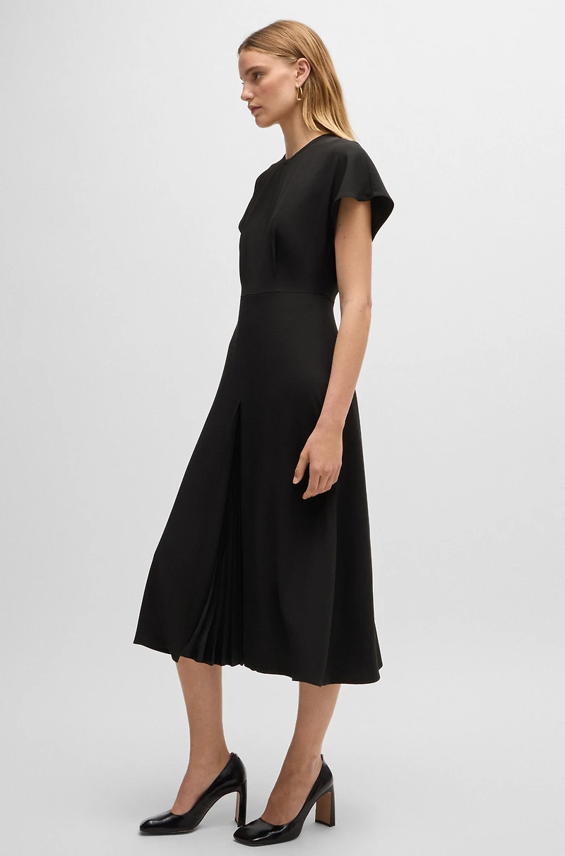 Keyhole-neckline dress with plissé insert