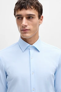 Slim-fit shirt structured performance-stretch material