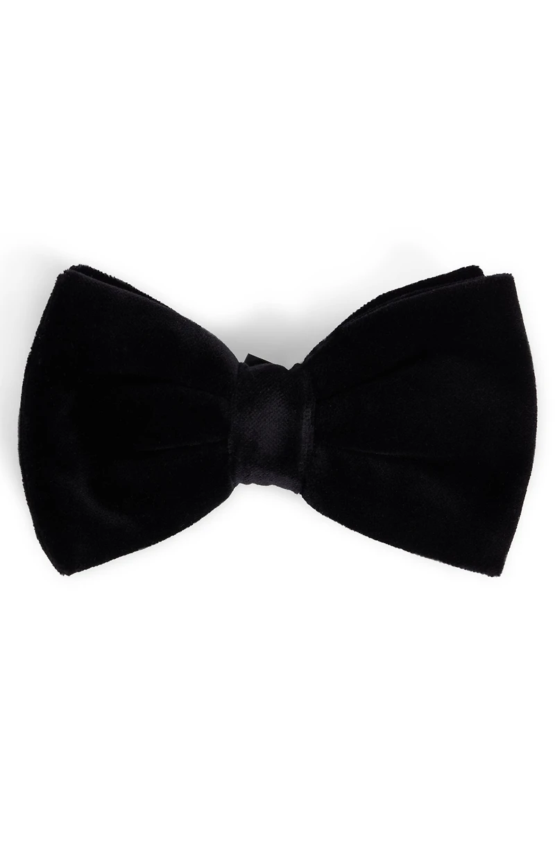 Pre-tied bow tie in cotton velvet