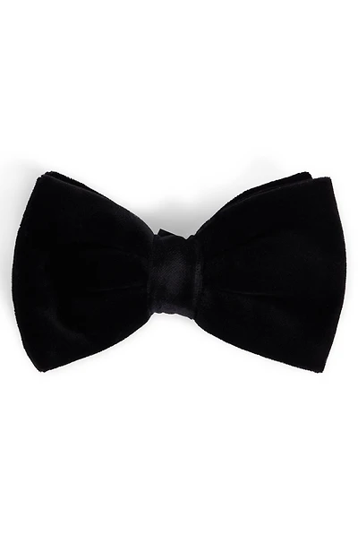 Pre-tied bow tie in cotton velvet