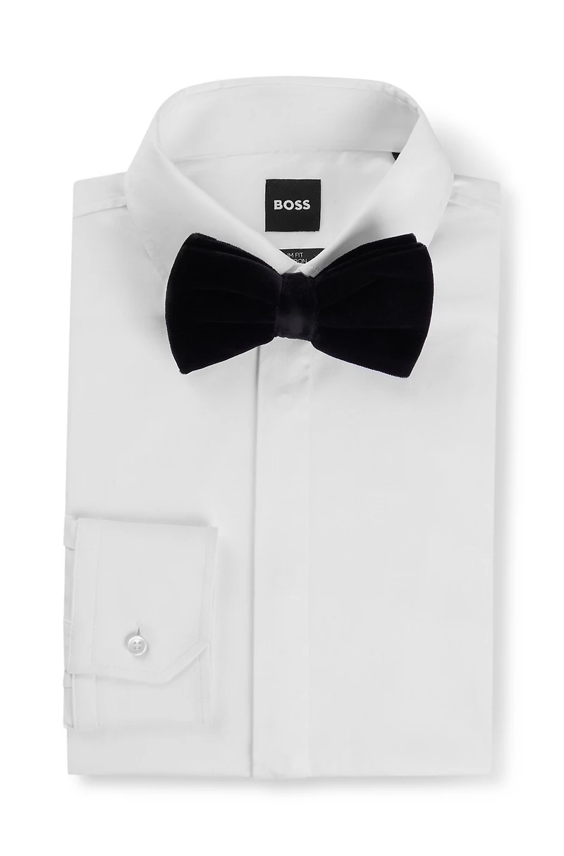 Pre-tied bow tie in cotton velvet