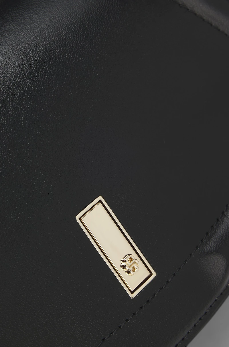 Ariell shoulder bag in leather