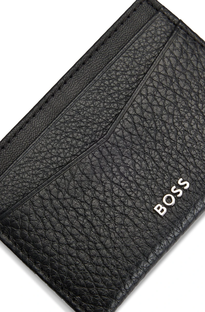 Card holder in grained leather with metallic logo lettering