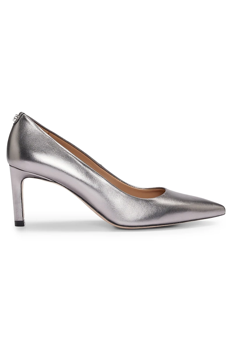 Heeled pumps laminated leather