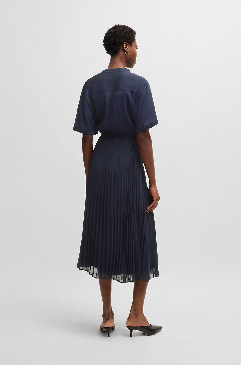 Belted dress with plissé skirt